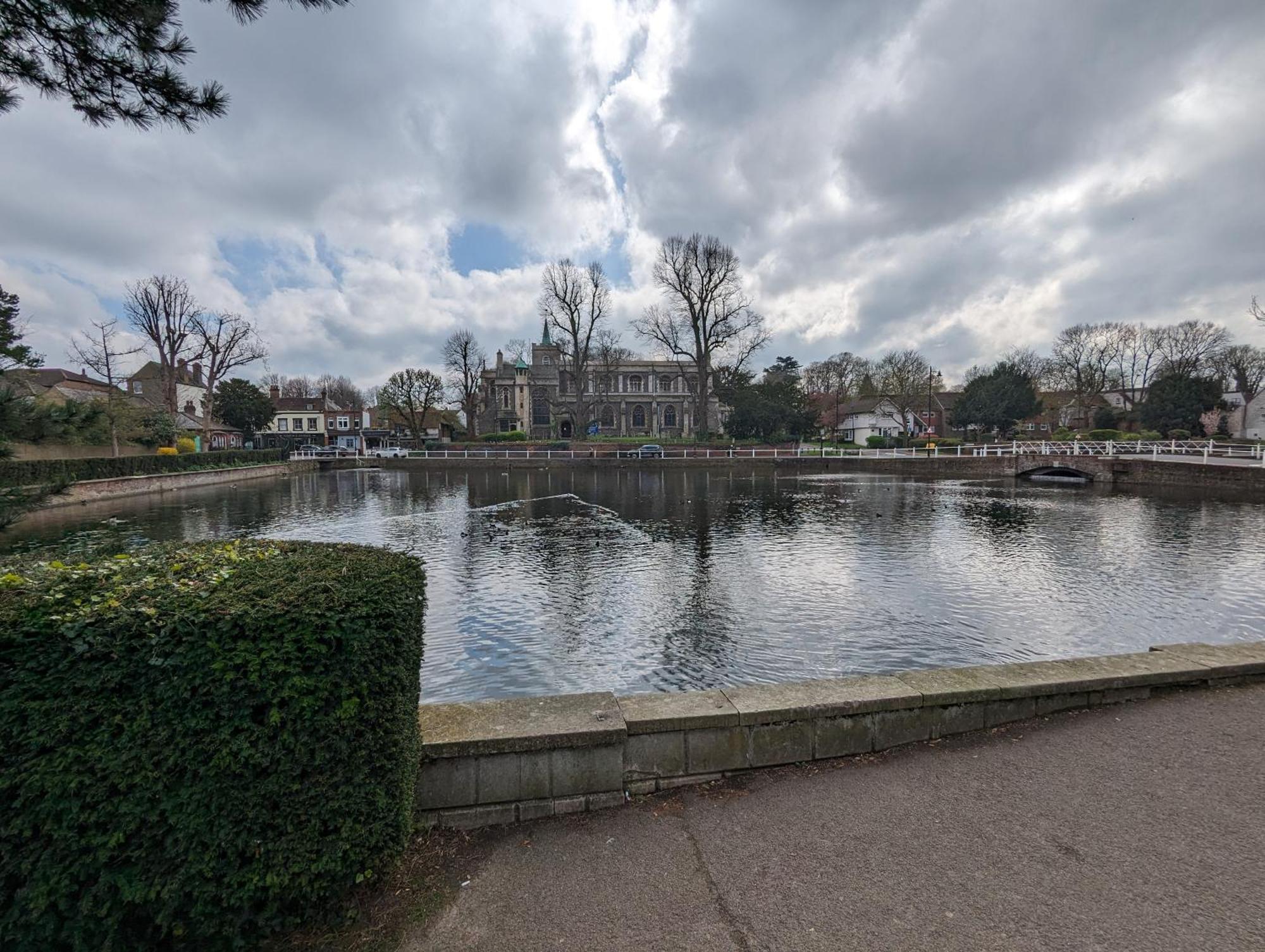 Fantastic 3-Bedroom House In London Morden  Buitenkant foto